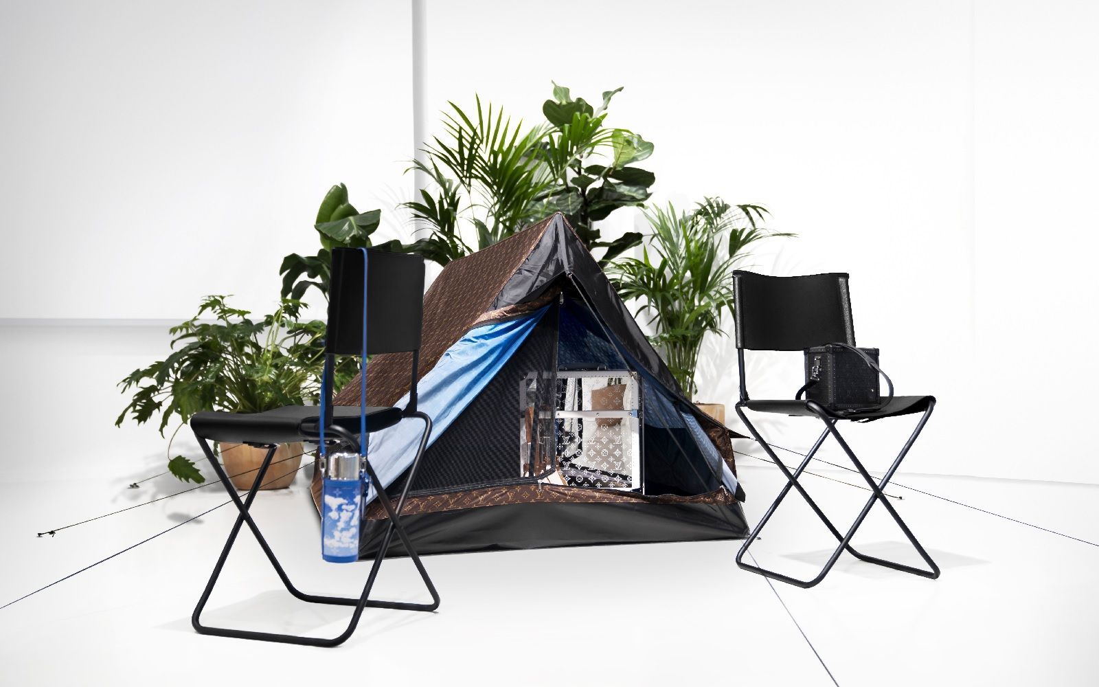 セブンイレブン 冬ギフト 2025 Louis Vuitton's new Monogram camping tent 帽子