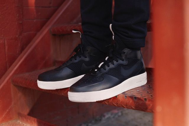 WMNS) Nike Air Force 1 Ultraforce Mid 'Black White' 864025-005