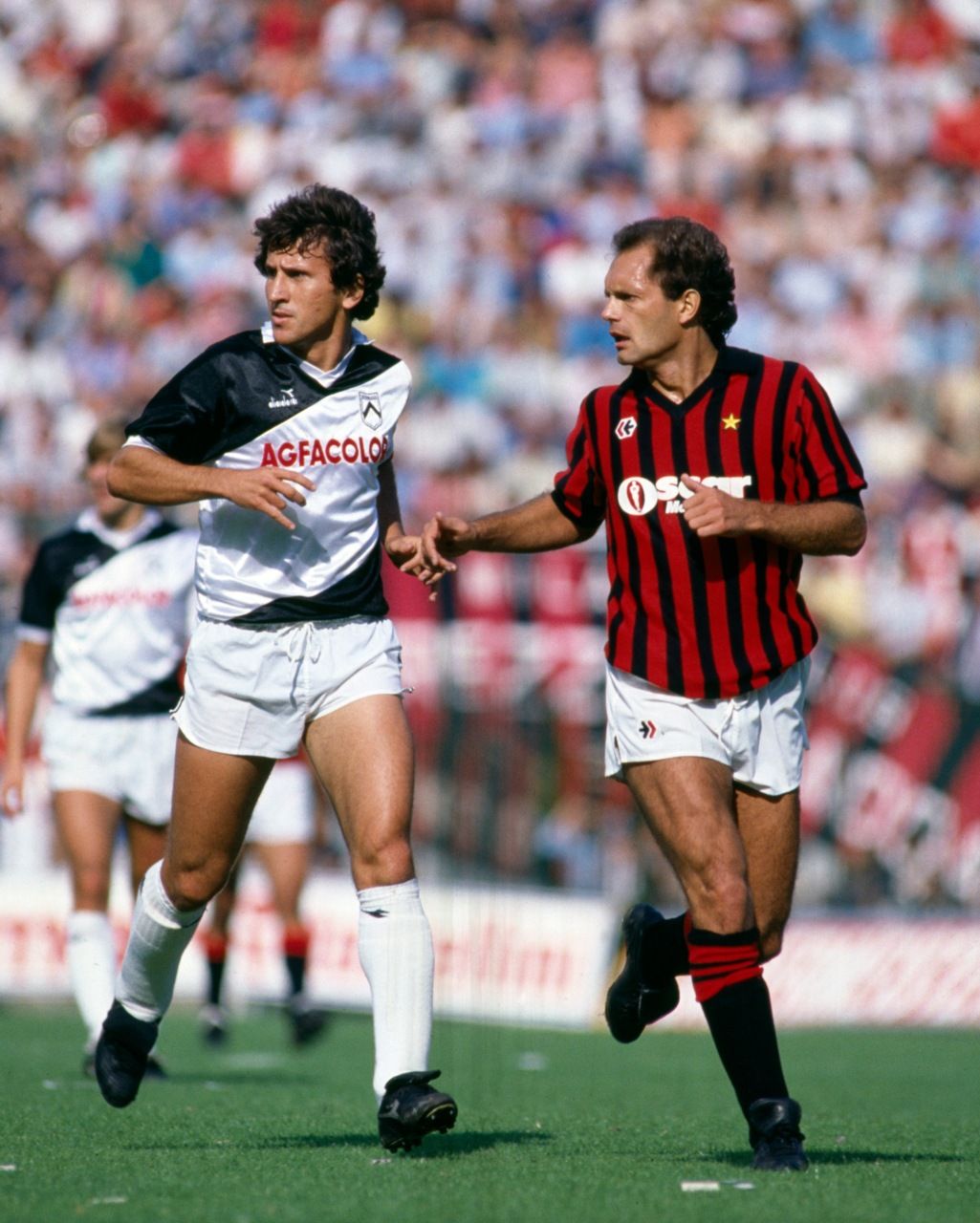 The new Udinese shirt inspired by the 1984-85 season