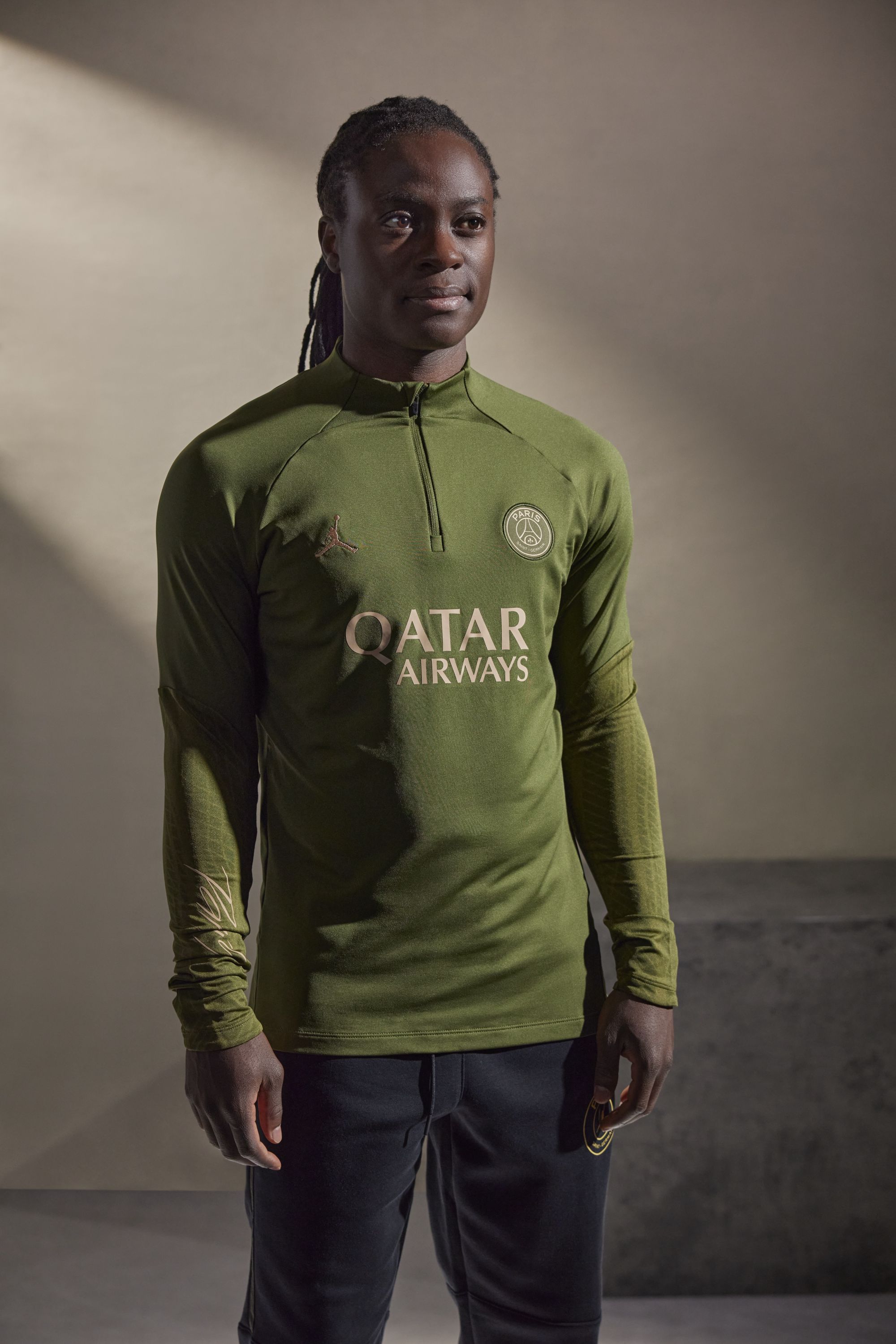 psg jordan fourth kit