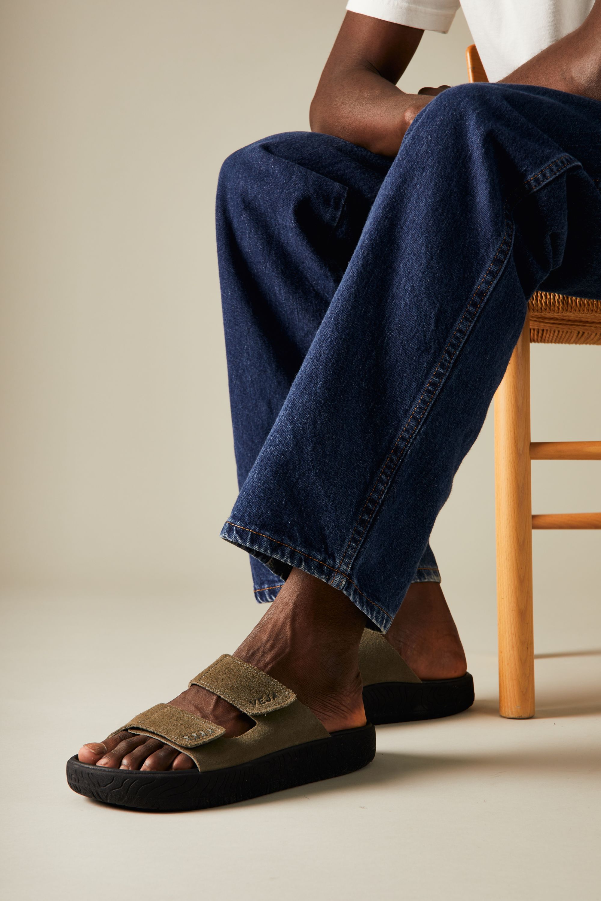 VEJA Etna: the new sandal for travel and adventure