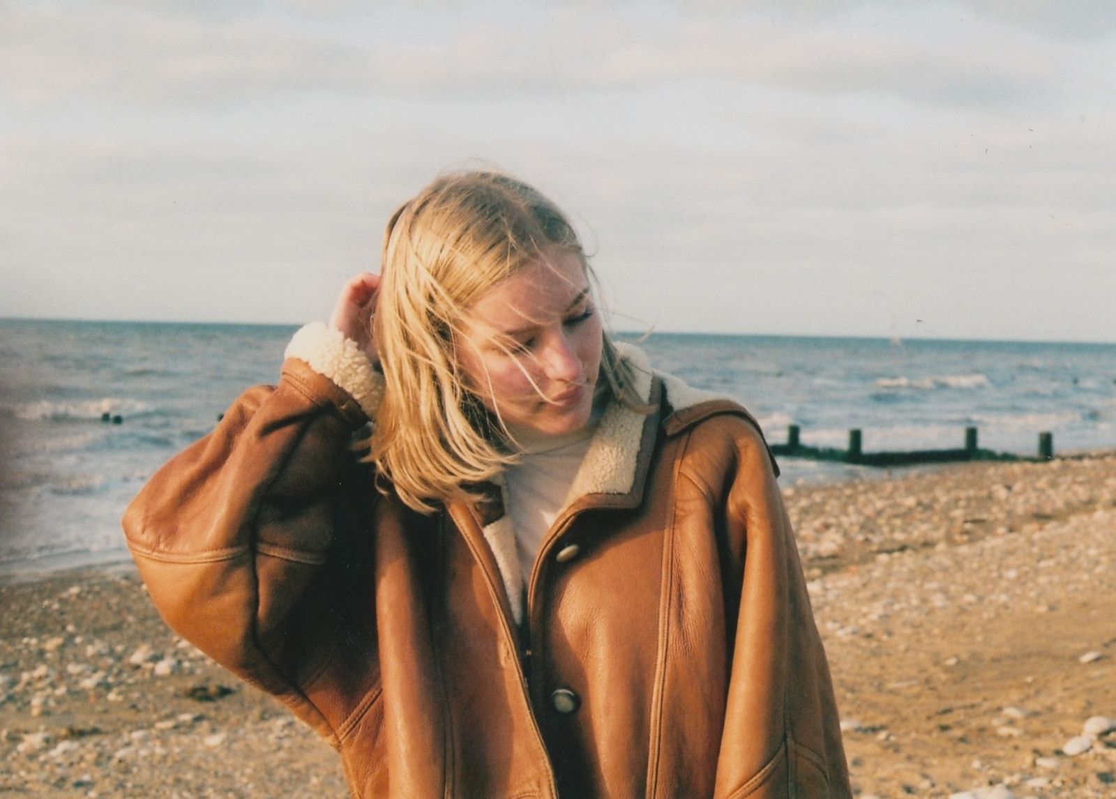 【希少品】She's not me / CHLOE SHEPPARD A Pastel Perspective by Chloe Sheppard | by Lomography | Medium