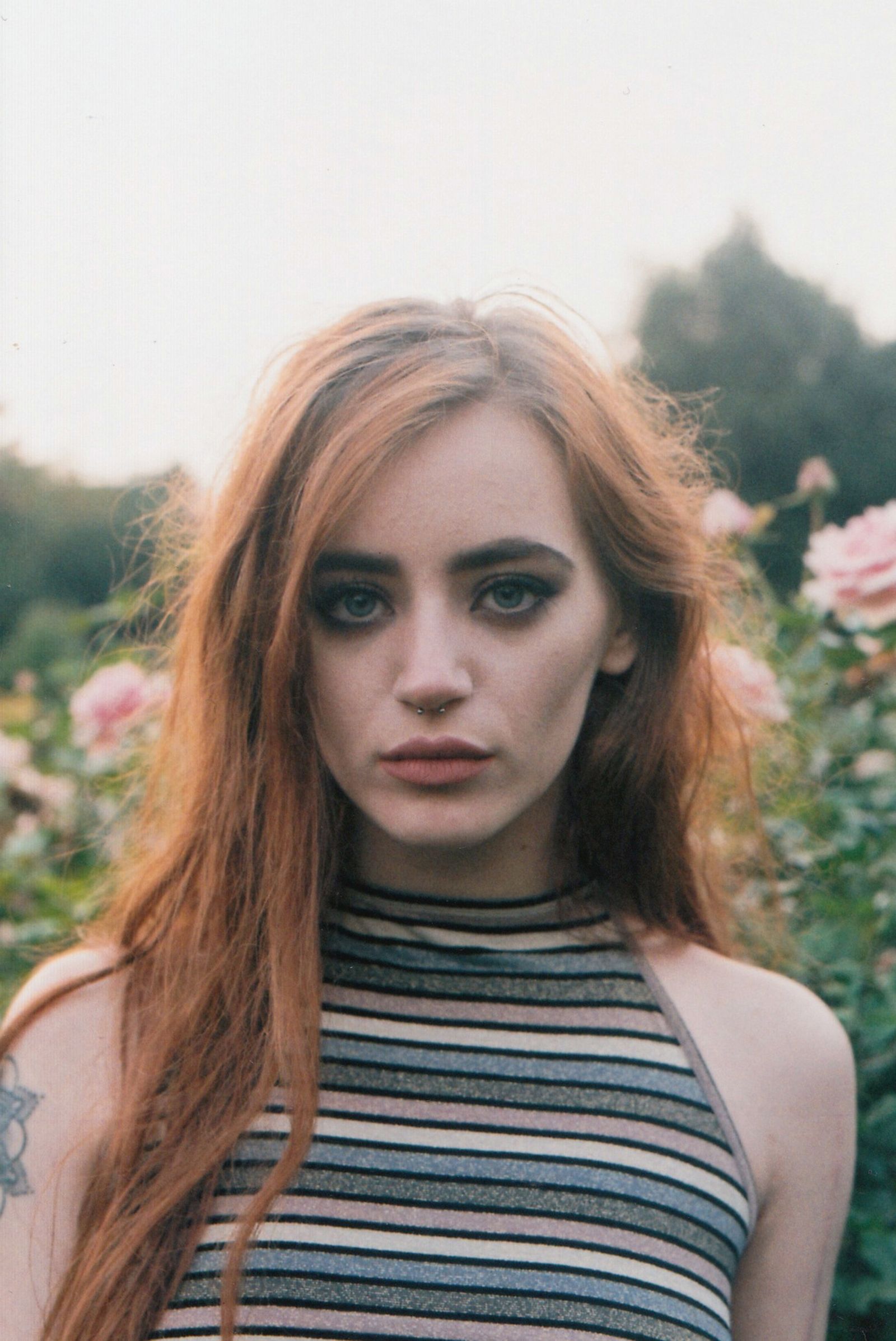 【希少品】She's not me / CHLOE SHEPPARD Chloe Sheppard's paean to contemporary girlhood - 1854