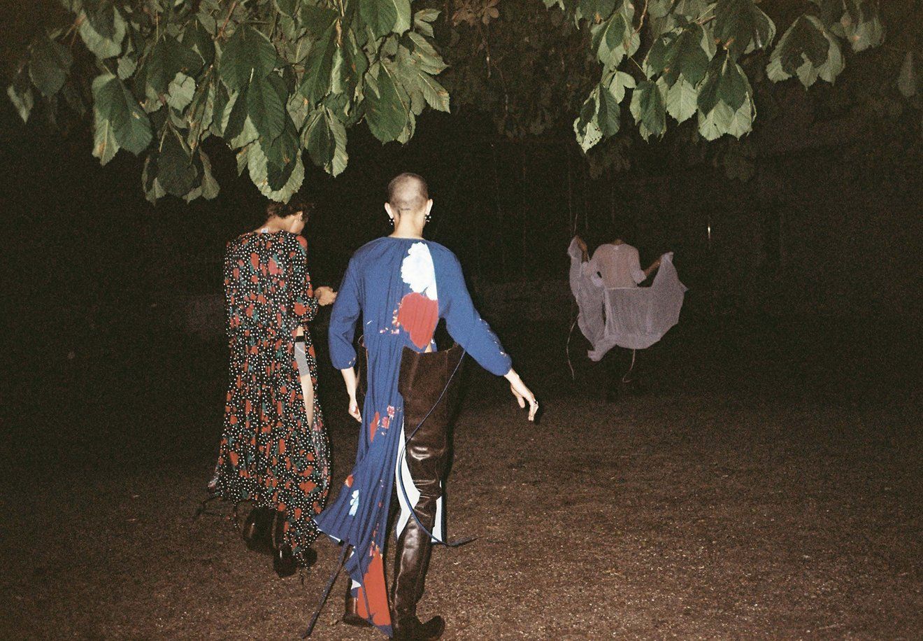 アート・デザイン・音楽 VETEMENTS SPRING SUMMER 2017 SUMMERCAMP アート・デザイン・音楽 VETEMENTS SPRING SUMMER 2017