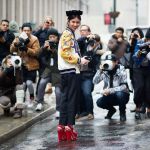 Street style photographers o Paparazzi? L'evoluzione della street style photography raccontata dai suoi players