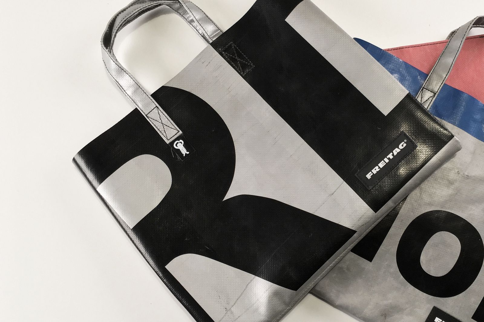 バッグ FREITAG CAKEBAG Freitag launched the F74 Cake Bag Limited Edition Société