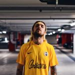 Calcetto Eleganza - The Yellow Jersey La crew calcistica più stilosa di Milano è tornata per presentarci un nuovo, incredibile, kit