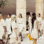 The Chanel Cruise18 collection brings us to the Ancient Greece “The Modernity of Antiquity” celebrates the Classic beauty with a suggestive fashion show inside the Grand Palais in Paris