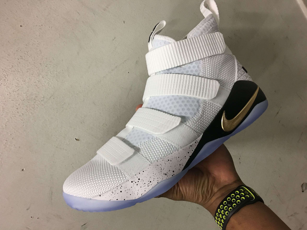 lebron soldier 11 white