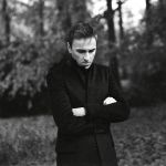 Why is streetwear obsessed with Raf Simons? An analysis of the innovations that made the Belgian designer the father of the high-street-end