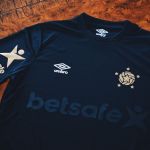 Il kit Club 1984 x Betsafe x Star Sixes Il collettivo inglese ha collaborato con Umbro per promuovere il primo torneo agonistico per le vecchie glorie del calcio