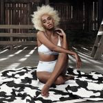 Solange Knolwles è la protagonista della nuova campagna Underwear & Jeans di Calvin Klein Insieme all’artista c’è la sua 'famiglia musicale'