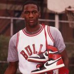 Quanto pagheresti per un paio di Air Jordan 1 usate da MJ? Perché negli Stati Uniti ne hanno battute all'asta un paio a 55mila dollari