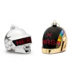 Torna il merch natalizio dei Daft Punk Varsity jackets e decorazioni disponibili sul sito della band