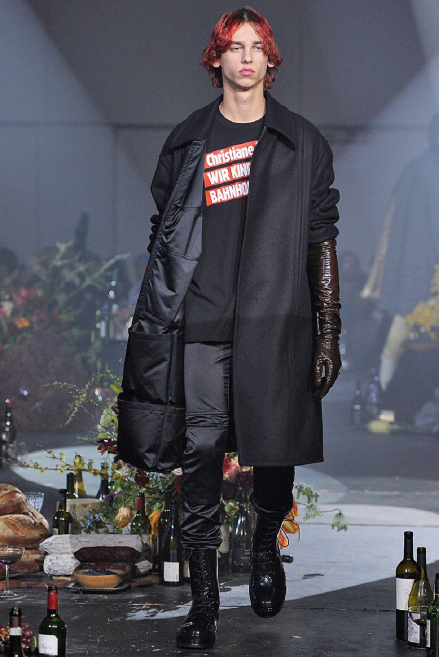 Raf Simons FW18 collection: to fight drugs inside and