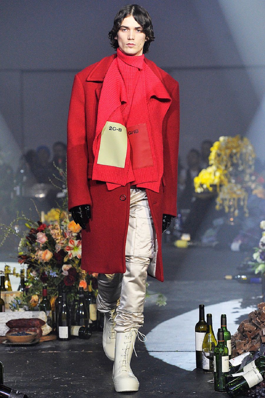 Raf Simons FW18 collection: to fight drugs inside and