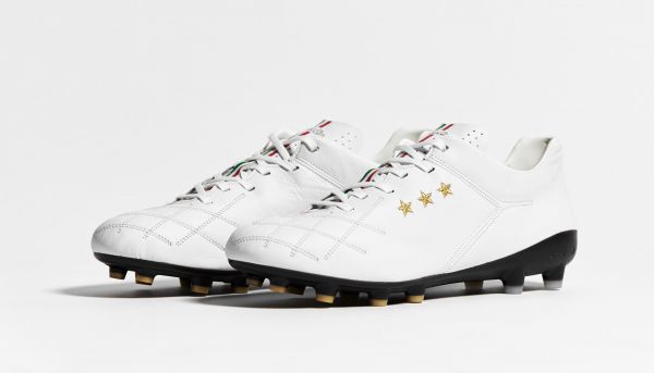Pantofola d'Oro presents the new Superleggera 