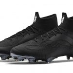 Ecco la seconda edizione della Nike What the Mercurial Lo Swoosh festeggia 20 anni di innovazione della scarpetta che ha cambiato l'estetica del calcio