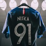 Un font molto francese Quello scelto dalla Nike per le maglie delle nazionale francese, in linea con il concept della maglietta