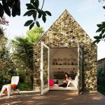 The Cabin of Curiosities by Emerging Objects has a façade covered with 4,500 ceramic tiles An example of the infinite horizon of sustainable housing