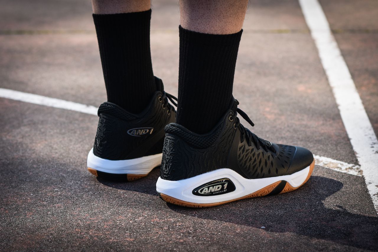 バスケットボール And1 - AND1  CLUTCH MID The And1 Attack Mid available exclusively at Double Clutch