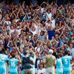La Premier League potrebbe tornare a tifare in piedi Più di 90 mila tifosi stanno chiedendo al Parlamento l'introduzione dei 'Safe Standing'