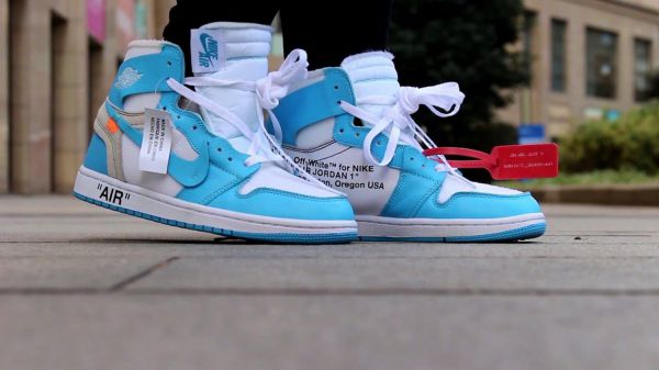 靴 Off-White x Nike Air Jordan 1 High UNC Nike Air Jordan 1 X Off-white Unc High-top Sneakers Size