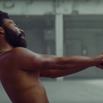 “This is America”: Childish Gambino denuncia la violenza della società a stelle e strisce La brutalità della polizia e la diffusione epidemica delle armi da fuoco nel video della canzone diretto da Hiro Murai