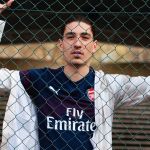 Arsenal unveiled its 2018/19 away kit made by PUMA It has references to the passion of the fans and to and old tactic, the Chapman System