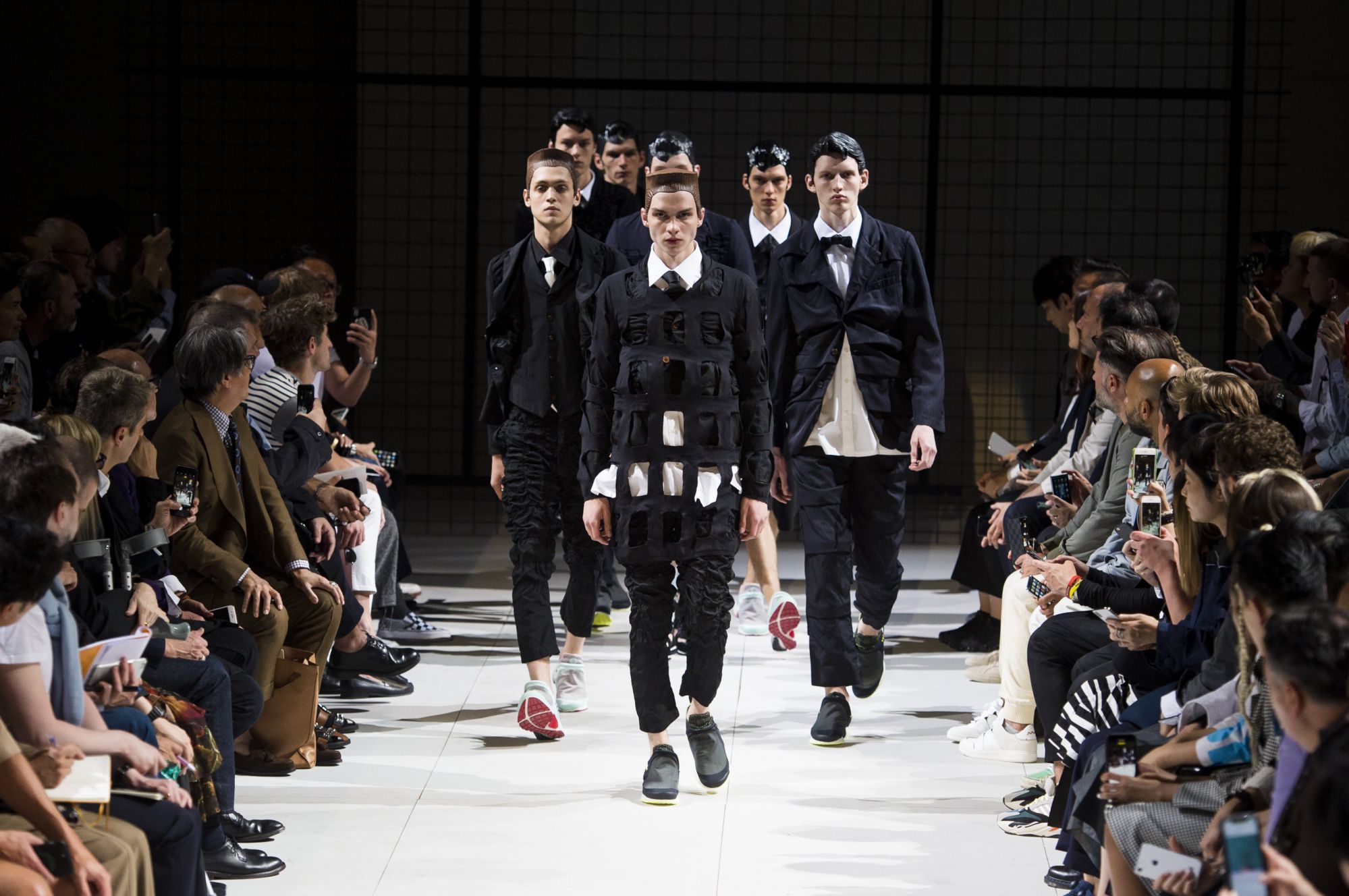 Man bags at dawn: the latest must have at Milan men's fashion week
