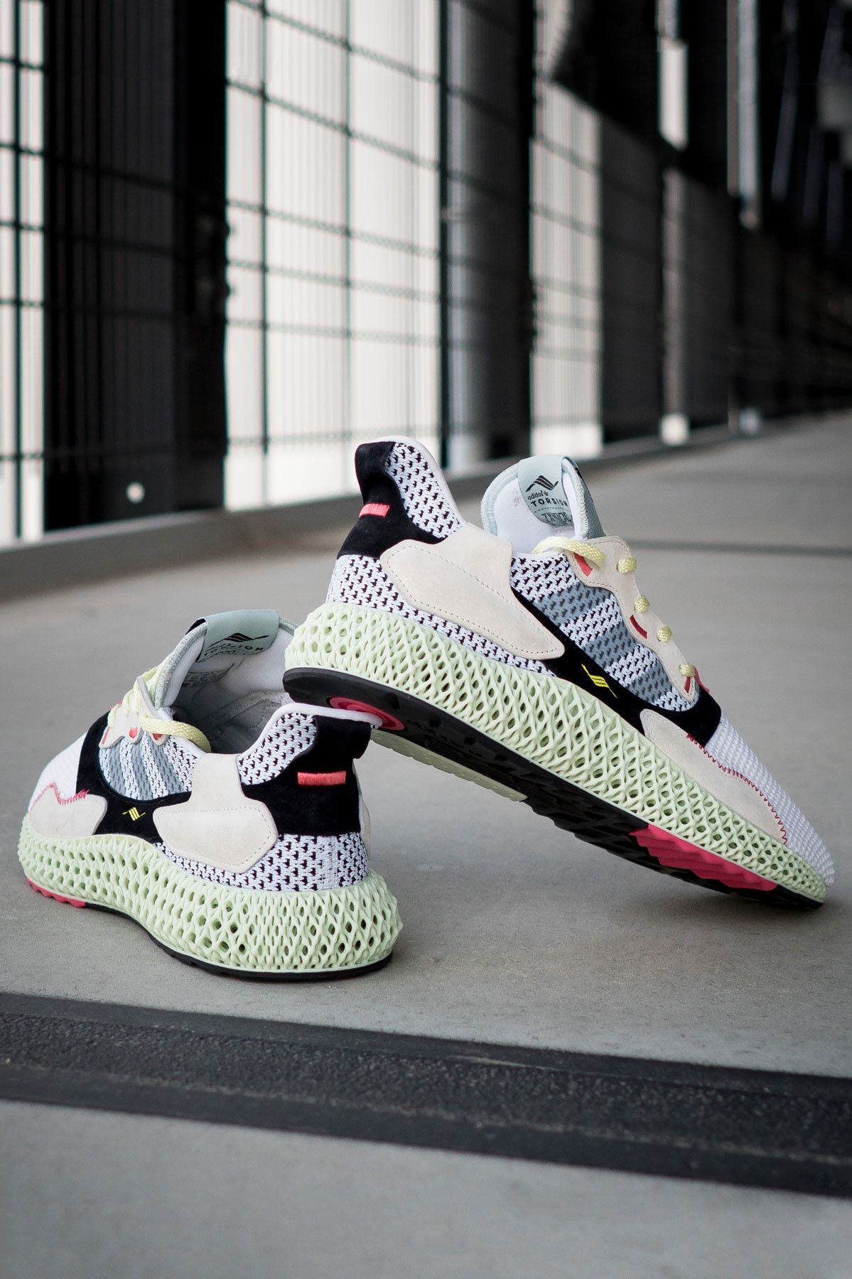 4D  HUMAN シリーズ adidas ZX Carbon 4D 'Aqua' (Review + On Foot) - YouTube