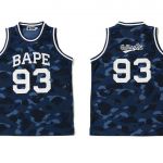 BAPE & Basketball Il brand giapponese ha presentato una collezione dedicata al basket