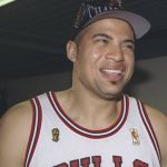 La misteriosa storia di Bison Dele, nato Brian Carson Williams Giocò nei Chicago Bulls di Micheal Jordan e poi sparì nel nulla