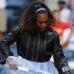 Serena Williams sfoggia una nuova giacca customizzata Off-White™ c/o Nike L’atleta americana è la tennista più cool di sempre?