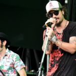 Osvaldo rocks Dalle rovesciate in area di rigore al tour mondiale con i Barrio Viejo