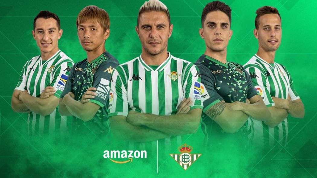 Sciarpa Real Betis Unisex – Strisce Verde E Bianco, Scudo Triangolare, Prodotto Ufficiale, 130x20 Cm, Morbida E Calda