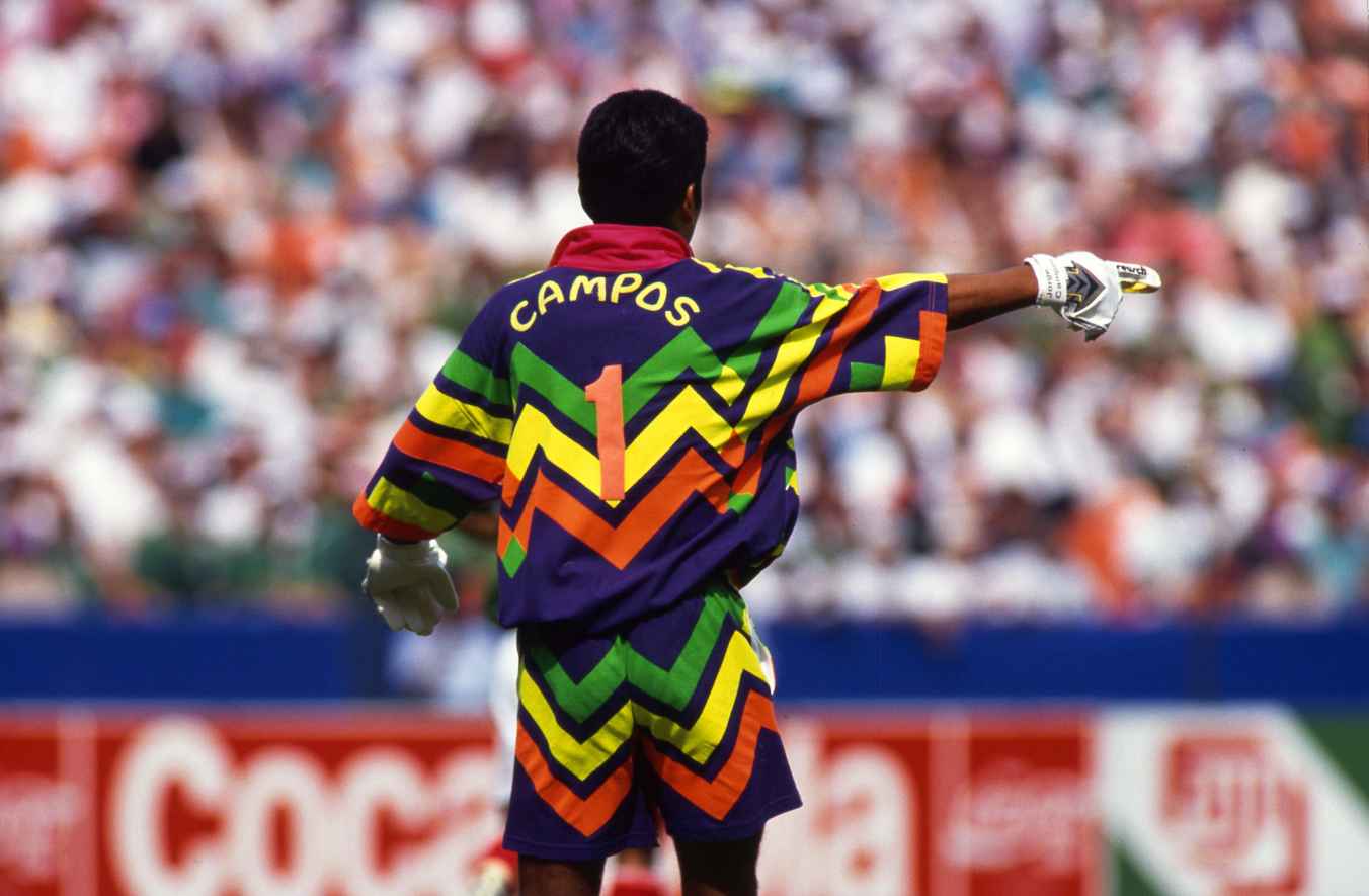 driehoek Vulkaan Terug, terug, terug deel Classic Football Shirts has reproduced an old Jorge Campos jersey