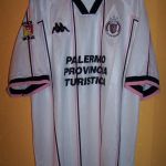 Palermo F.C., nuova maglia con il rossazzurro del Catania. Ma è un pesce  d'aprile - 98zero