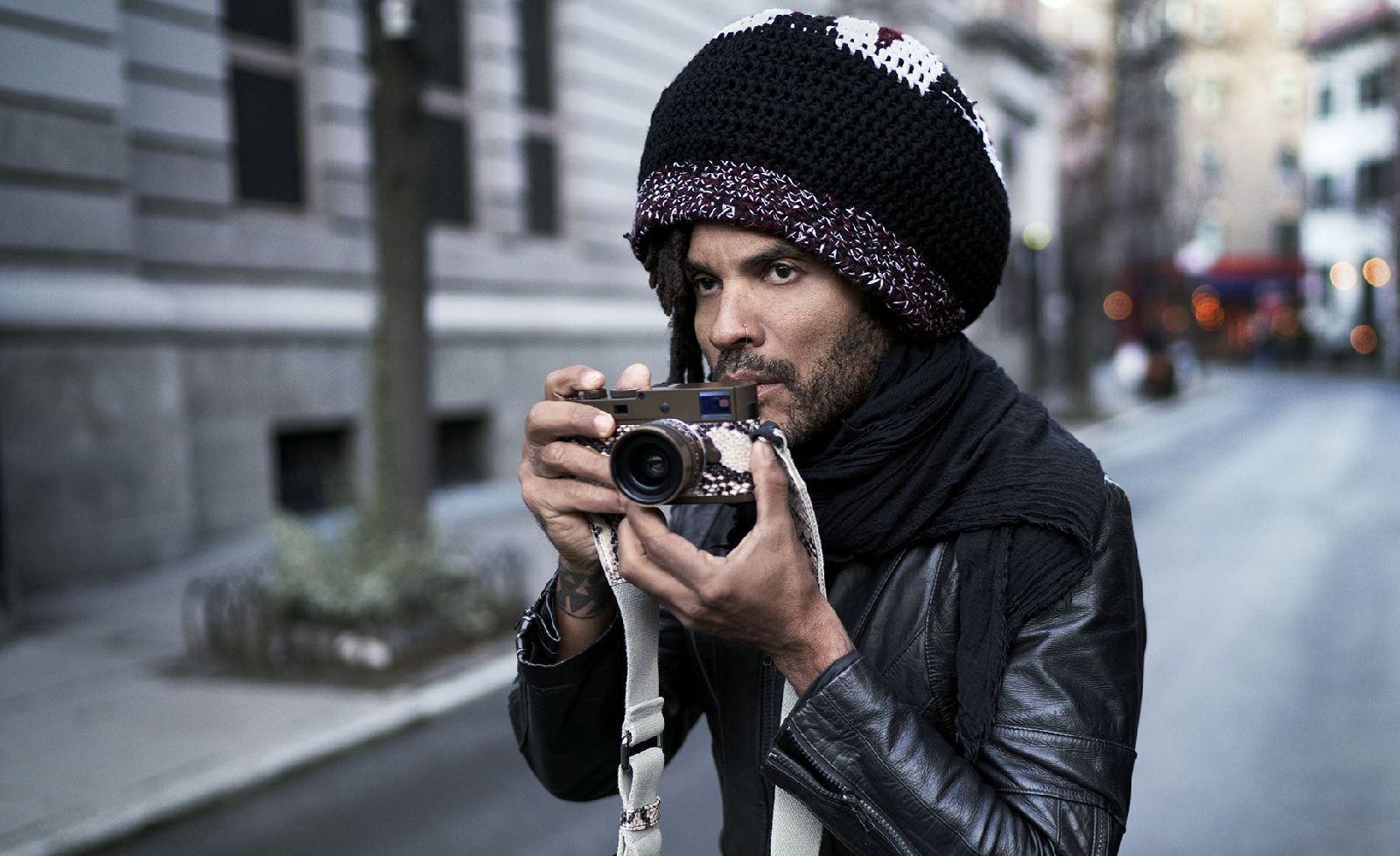 Lenny Kravitz has designed a Leica in ecological python leather 'M Monochrom Drifter' is the next chapter in the collaboration between Kravitz and the photography brand