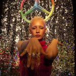 Beauty, vogueing and queer world: a chat with @uglyworldwide The American model was the protagonist of the Mercedes-Benz 'How To' experience