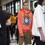 Nel backstage della sfilata di Neil Barrett Dietro le quinte dello show del designer inglese