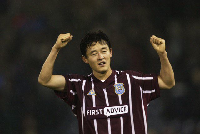 ウェア Manchester City 01/02  #2 PEARCE Manchester City Men's Quarter-Zip Pullover | PUMA