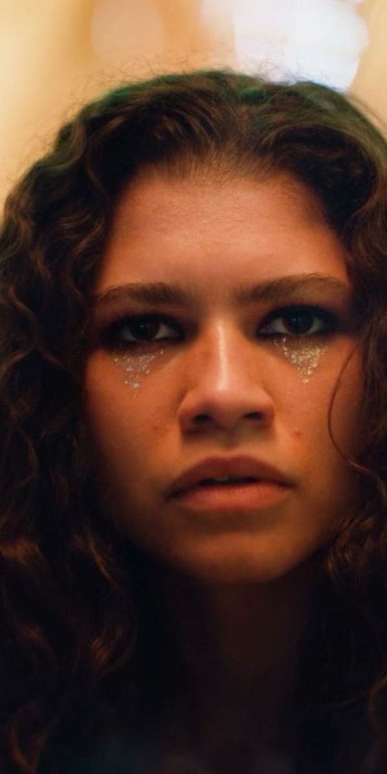 The meaning of make-up in the TV series 'Euphoria'