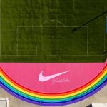 Nike ha personalizzato un centro sportivo di LA con i colori della bandiera LGBT+ L'ultimo dei progetti portati avanti dal colosso americano per la comunità gay è un grande messaggio di sport