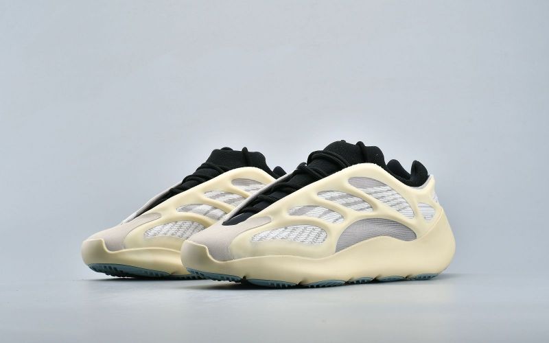 adidas-Yeezy-700-V3-Azael-2_v2.jpg
