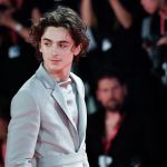 Le nuove sneaker di Timothée Chalamet costano 30$ Le sneaker indossate dall'attore americano sono in vendita su Amazon