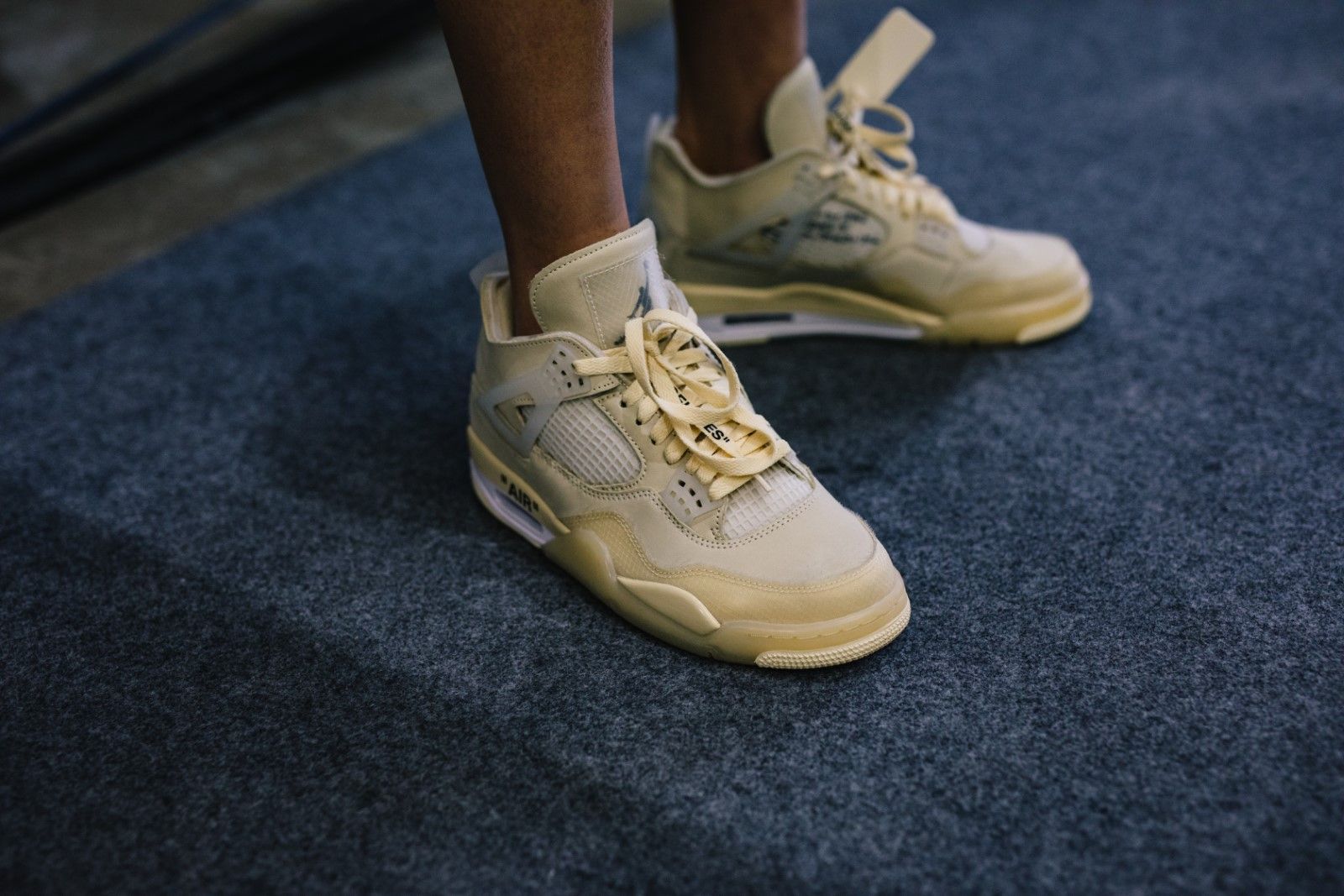 まさひろOff-White × Nike Air Jordan 4 AIR JORDAN 4 OFF WHITE REVISITED THAT FETCHES 4,000 IN SOME SIZES