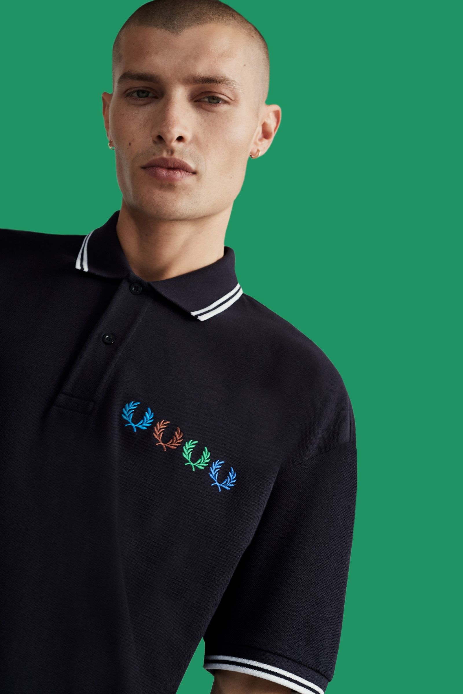 FRED PERRY beamsコラボ 人気】FRED PERRY×BEAMS 別注 '90s ロゴクルーネックスウェット