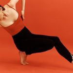 La collezione activewear di Proenza Schouler x Goop L’outfit perfetto per allenarsi in casa