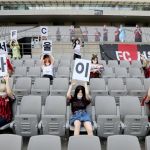 FC Seoul has put inflatable dolls in place of the fans An alternative to the cardboards managed by Borussia Monchengladbach